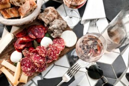 Rosé Apero mit Salami